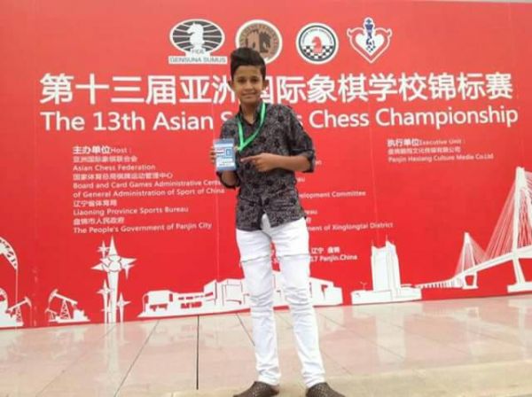 الطفل اليمني باسبعين يحتل الترتيب الحادي عشر في بطولة آسيا للشطرنج في الصين