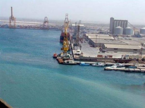 الإرياني: الحكومة لن تترك ميناء الحديدة في يد المليشيا