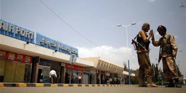 الانقلابيون يرفضون مقترح التحالف العربي حول تسليم مطار صنعاء للأمم المتحدة