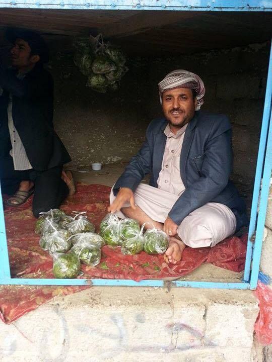 في اليمن.. طيارون تحولوا إلى تجارة "القات" بحثا عن لقمة العيش (تقرير + صور)