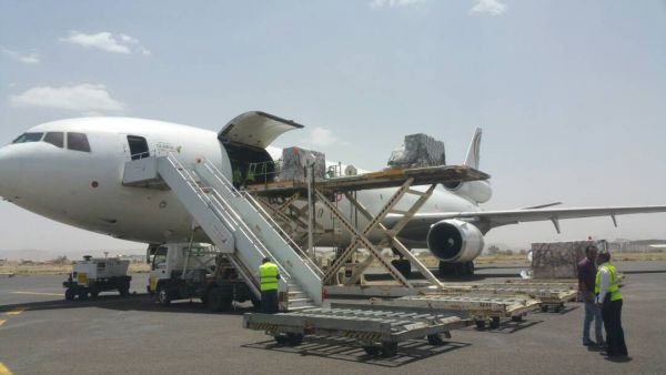 طائرة أممية تهبط بمطار صنعاء محملة بـ38 طنا من المساعدات