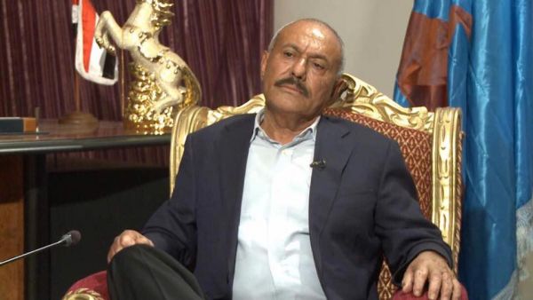 ناشطون: صالح بات رهينة بيد الحوثيين وظهوره الأخير استعطاف