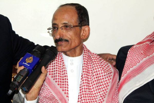 تدهور الحالة الصحية للصحفي يحيى الجبيحي والحوثيون يرفضون نقله إلى المستشفى