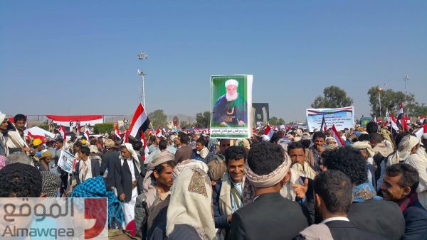 احتفال السبعين.. رسالة الحوثيين السلالية تحت أعلام الجمهورية وأرض ملحمتها التاريخية (صور)