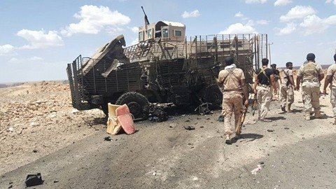 مقتل جندي وإصابة أربعة آخرين في هجوم مسلح لتنظيم القاعدة بدوعن