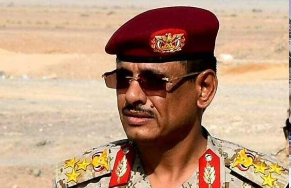 ﻿قائد عسكري يروي كيف تمكن من مساعدة هادي للإفلات من مطاردة الحوثيين في الصحراء حتى وصوله إلى عُمان