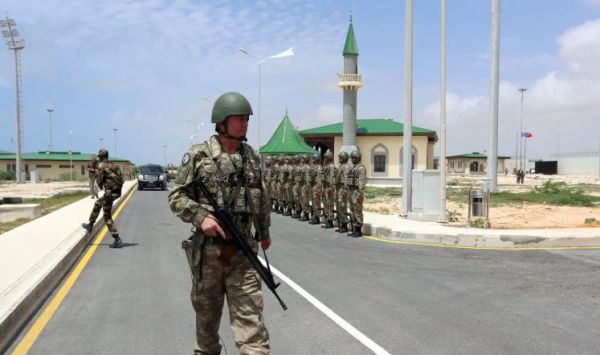 افتتاح قاعدة عسكرية تركية في الصومال