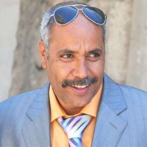 مليشيا الحوثي تختطف الصحفي الخوداني وتصيب ابنته بطلق ناري