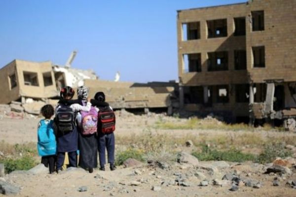 مستقبل التعليم على المحك.. طلاب اليمن في مناطق المتمردين خارج مدارسهم بأول يوم دراسي