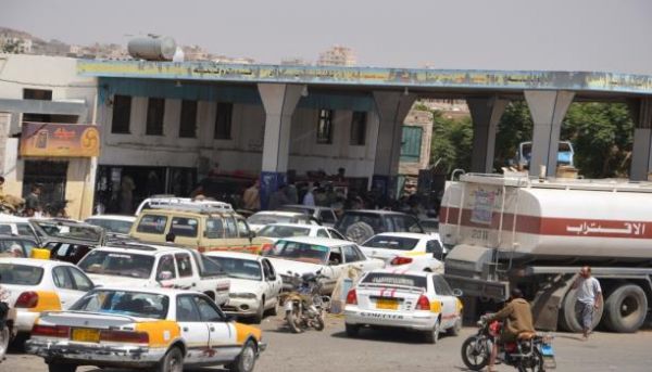 دعوات في صنعاء إلى مقاطعة شراء الوقود احتجاجاً على الارتفاع القياسي بالأسعار