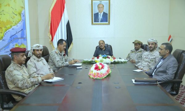 الفريق الأحمر يناقش مع قيادة التحالف في مأرب انتفاضة الحرس الجمهوري ضد الحوثيين