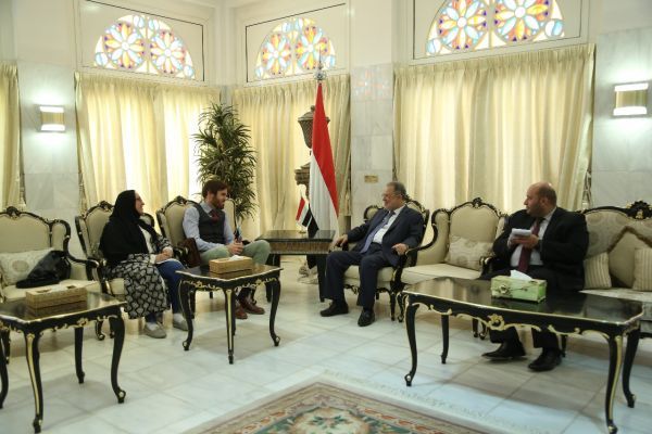 السفير البريطاني لدى اليمن يقلق من اتساع رقعة العنف في صنعاء