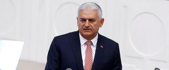رئيس وزراء تركيا يلتقي العاهل السعودي حاملاً معه ملفات هامة بينها التعاون العسكري