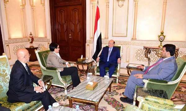 الرئيس هادي يشيد بدعم واشنطن في مواجهة الإرهاب وتدخلات إيران باليمن