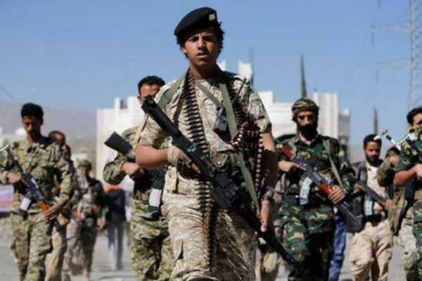 التحالف العربي يقول إنه قطع خط إمداد للحوثيين في الساحل الغربي