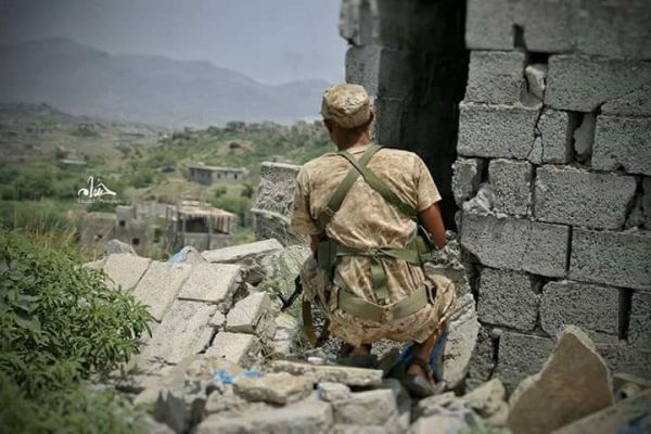 تعز .. الجيش الوطني يصد هجوماً للحوثيين في الشقب