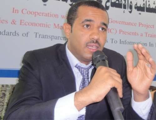 خبير اقتصادي: الوديعة لن توقف تدهور الريال اليمني ما لم تتخذ الحكومة إجراءات عملية