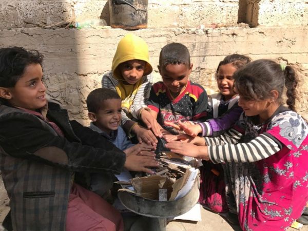 النازحون اليمنيون يواجهون شتاءً باردا بسبب الحرب (ترجمة خاصة)