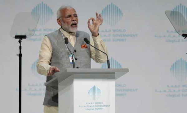 الرئيس الهندي يفتتح القمة العالمية للحكومات ويكشف نموذج أول معبد هندوسي في الامارات