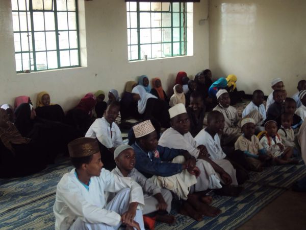 مدرسة تعيد أحلام اليمنيين إلى الحياة في الصومال