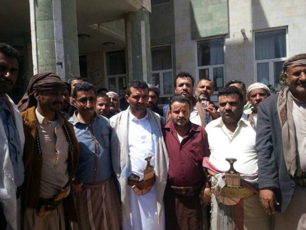 مليشيا الحوثي تفرج عن الصحفيين المنيفي والعيسي بعد عامين من الاختطاف