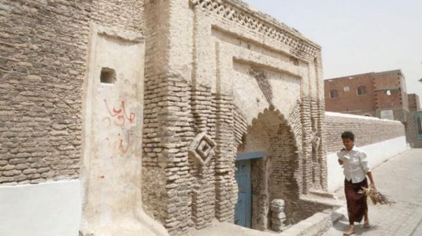 وزير الثقافة يتهم مليشيا الحوثي بالتورط بتهريب كثير من القطع الأثرية