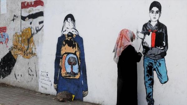 هيفاء سبيع.. فنانة يمنية تشكو للجدران مأساة شعبها