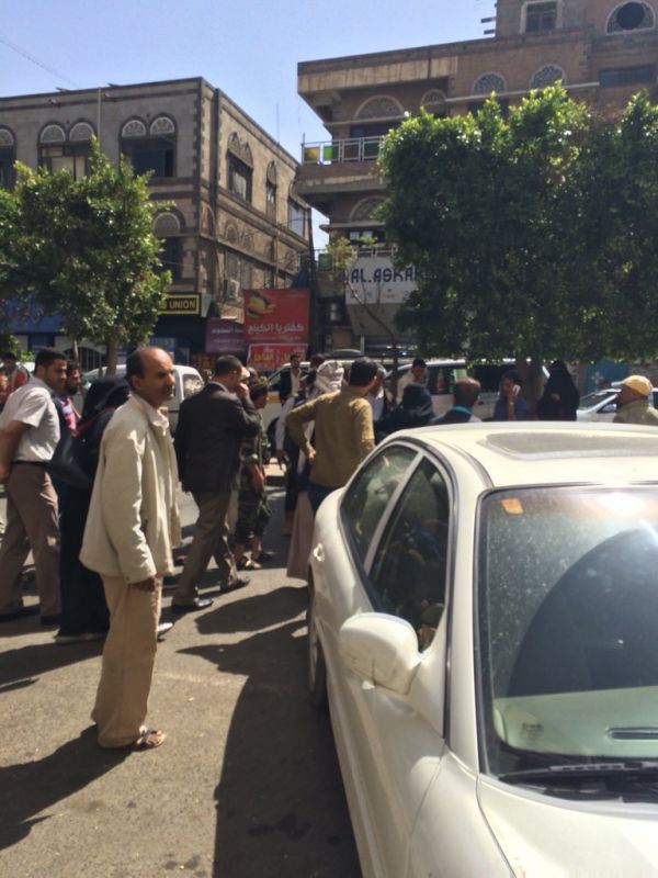الحوثيون يعتدون على تجمعات تطالب بجثمان صالح في ذكرى عيد ميلاده