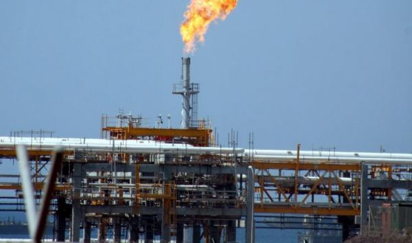 صافر تحذر من مخاطر بيع الحوثيين النفط في اليمن