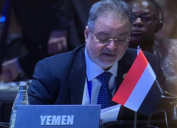 المخلافي يجدد موقف الحكومة الساعي إلى إعادة السلام في اليمن