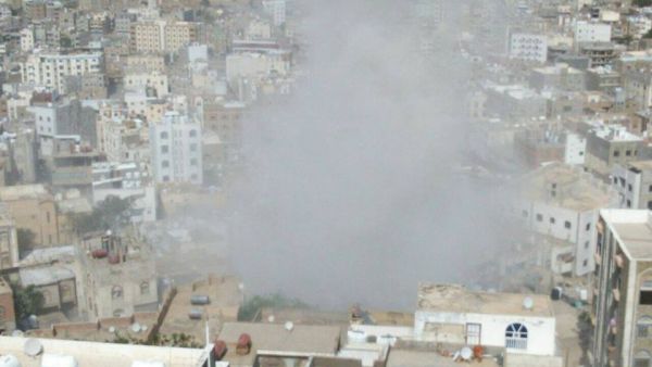 تعز .. استشهاد طفل وإصابة آخر في قصف حوثي على حي سكني