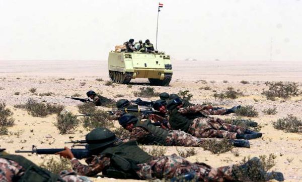 معاريف: إنجازات الجيش المصري في سيناء ترجع إلى التعاون الاستخباراتي مع إسرائيل