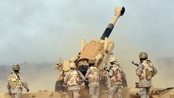 الدفاعات السعودية تعترض صاروخا بالستياً أطلقه الحوثيون في سماء الرياض