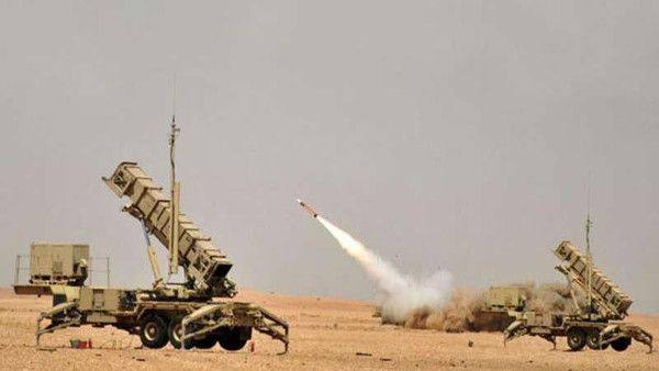 الدفاعات السعودية تعترض صاروخاً بالستياً أطلقه الحوثيون في سماء جازان