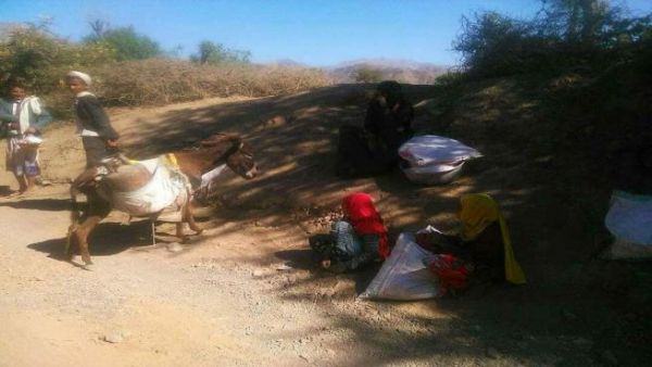 نزوح مئات الأسر من قرى الحيمة بتعز بسبب قصف الحوثيين