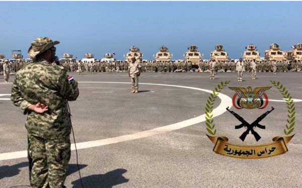 صحيفة: قوات طارق تضبط عددا من أفرادها الفارين من جبهة المخا وتعيدهم إلى معسكر خالد