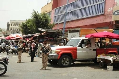 إصابة ناشطة إثر المواجهات المسلحة بين قوات الأمن وعناصر أبو العباس بتعز