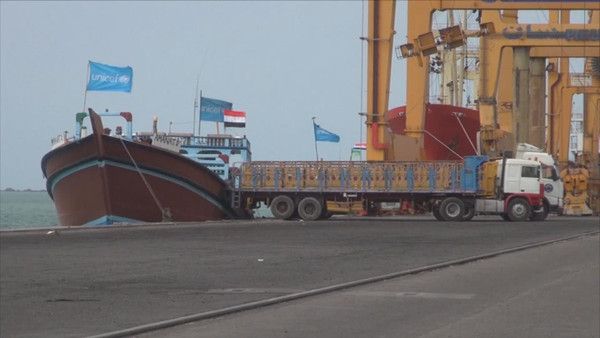 وكالة: قوات يمنية مدعومة من التحالف تتقدم صوب ميناء الحديدة