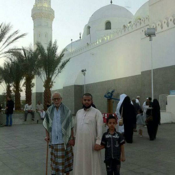 أحد أئمة مساجد عدن يغادر المدينة بعد تعرضه لمحاولة اغتيال فاشلة