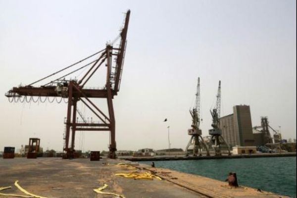 الإمارات : لا حل في الحديدة إلا بانسحاب الحوثيين منها