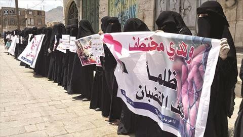أمهات المختطفين يطالبن الرئيس هادي بالتدخل لإطلاق سراح ذويهن