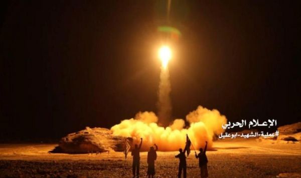 السعودية تقول إنها اعترضت صاروخا باليستيا أطلقه الحوثيون باتجاه جيزان