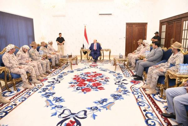 هادي يلتقي قائد قوات التحالف في عدن ويشدد على ضرورة التنسيق بينهما