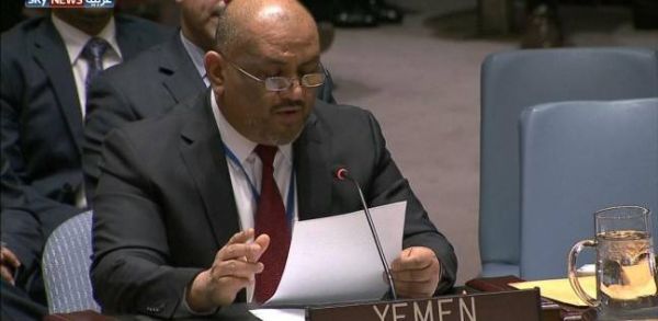 اليماني يحمل المجتمع الدولي مسؤولية استهداف الحوثيين للملاحة الدولية
