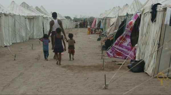 لحج: قوات أمنية تقتحم مخيما لنازحي الحديدة في منطقة الرباط