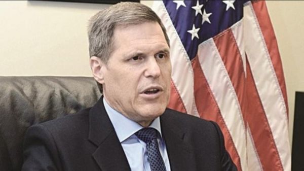 السفير الأمريكي يعرب عن تفاؤله بنتيجة مفاوضات جنيف المقبلة
