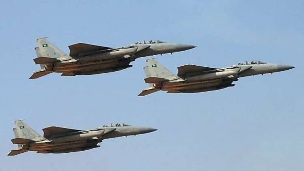 غارات للتحالف تستهدف مطار صنعاء الدولي وقاعدة الديلمي