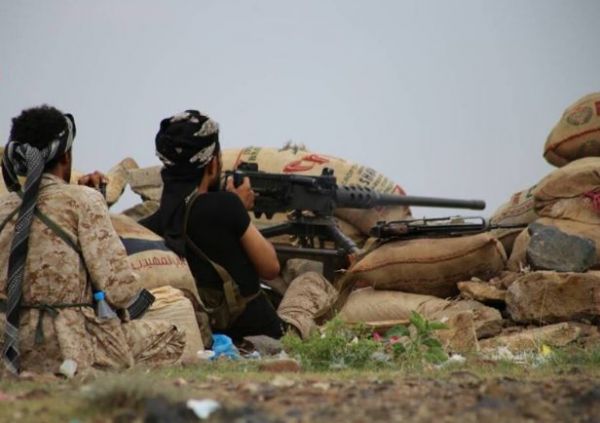 مدفعية الجيش الوطني تستهدف تعزيزات للحوثيين في مقبنة