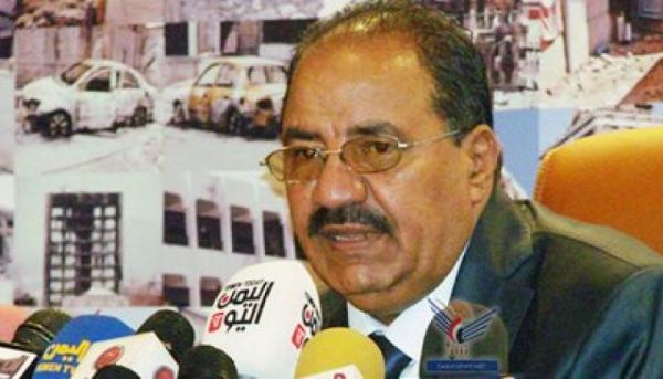 جماعة الحوثي تقيل عبده الجندي من منصب محافظ تعز