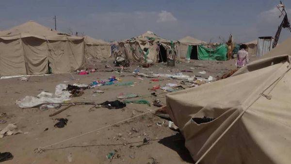 الوحدة التنفيذية لإدارة مخيمات النازحين تدين قصف الحوثيين مخيماً في 